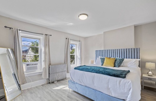Trenton House | Newly Renovated House in Trenton near Sesame Place, Six Flags & High Speed Wifi