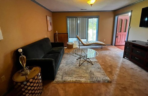 Olive Branch House | Newly Renovated in 1.6 acres overlooking the Lake