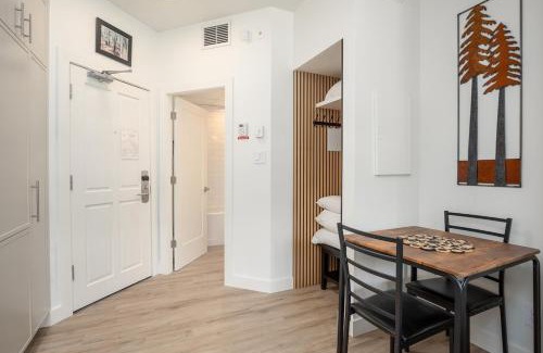 Village North House | Newly Renovated KING BED STUDIO in the Village