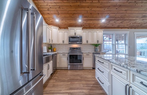 Caryville House | Newly Renovated Lake & Mountain View Home, Near I-75, Norris Lake & ATV trails