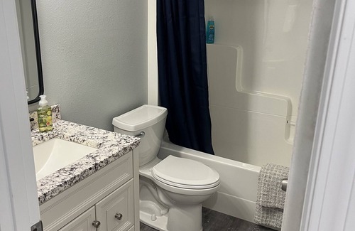 Elroy Apartment | Newly Renovated Large 1 Bedroom