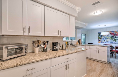 Briarwood Cottage | Newly Renovated Little Rock Escape w/Yard!