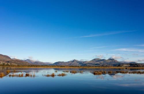 Porthmadog House | Newly-renovated, mid-terrace cottage in Porthmadog