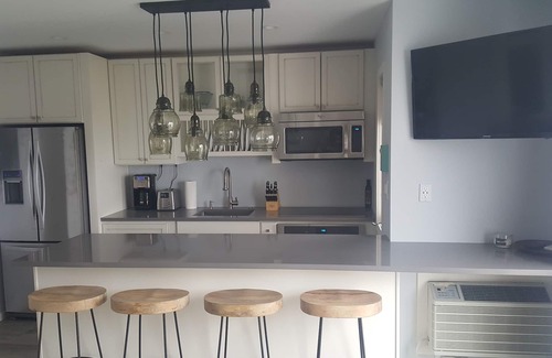 Montauk Condo | Newly Renovated Montauk Oceanfront Condo- steps to Beach, Fishing, Golf, & Town!