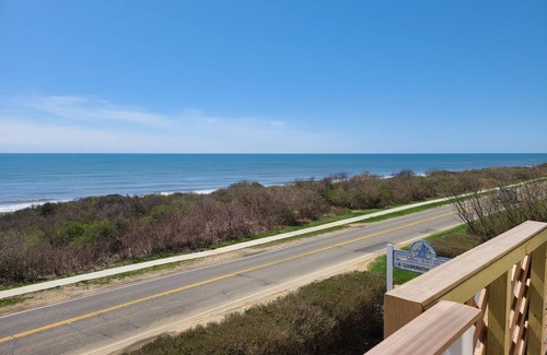 Montauk Condo | Newly Renovated Montauk Oceanfront Condo- steps to Beach, Fishing, Golf, & Town!