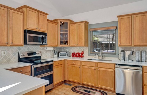 Big Canoe House | Newly renovated Mountain retreat, close to amenities, pet friendly.