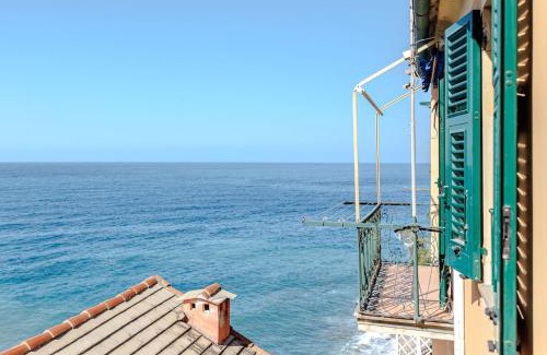 Sori Apartment | Newly Renovated Ocean View Flat