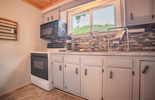 Jersey Shore House | Newly Renovated! Outdoor oasis with kayaks.