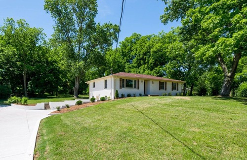 Mount Juliet House | Newly Renovated Property in Heart of Mt. Juliet just 20 Minutes from Nashville