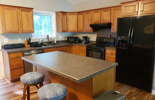 Fennville House | Newly renovated ranch home 8 miles from Saugatuck beaches, orchards & wineries.
