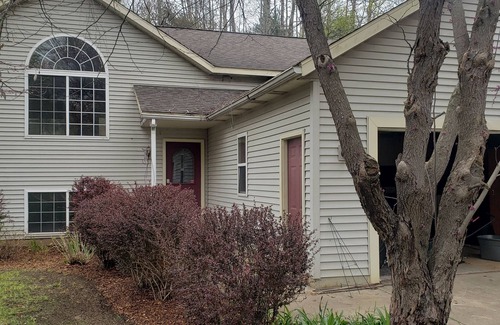 Fennville House | Newly renovated ranch home 8 miles from Saugatuck beaches, orchards & wineries.
