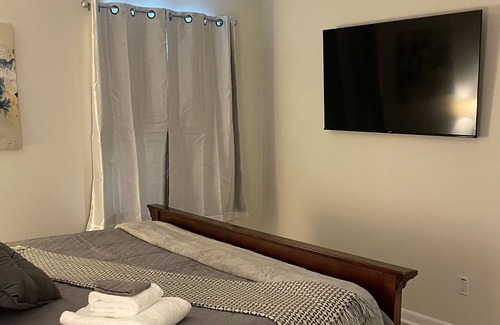 East Raleigh House | Newly Renovated, Serene Neighborhood