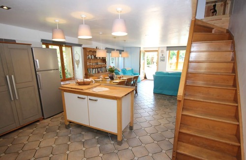 Tremolat House | Newly Renovated Stone Barn with Pool in Beautiful Medieval Village in Dordogne