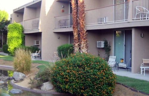 Palm Desert Apartment | Newly Renovated Studio-Modern Life Style - Few Blocks From El Paseo
