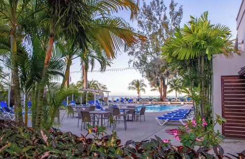 Sunset Crest Apartment | Newly Renovated Sunset Palms #63 Beach pool access