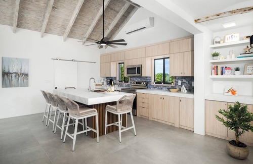 Venetian Road Settlement Villa | NEWLY RENOVATED 2BR Ocean Front Luxury villa