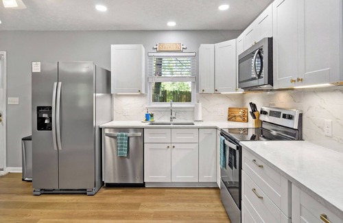 Black Mountain Cottage | Newly renovated cozy cottage in Black Mountain