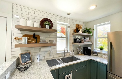 Harbor Springs House | Newly-Renovated Dog-Friendly Getaway!