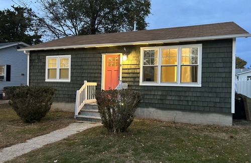 Villas Cottage | Newly renovated cottage less than two blocks from the beach