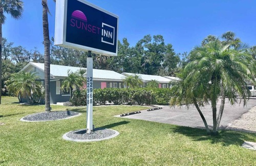Charlotte Harbor Apartment | Newly Renovated Charlotte Harbor - Sunset Inn #5