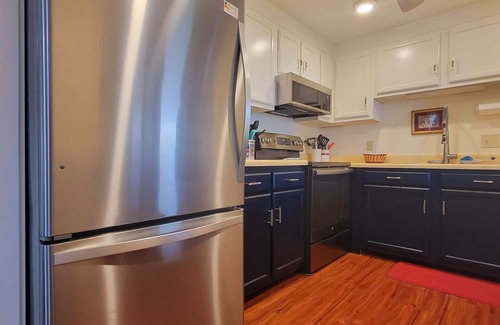 Seven Devils Condo | Newly renovated, Gorgeous Condo w/Pool and Hot Tub Access!