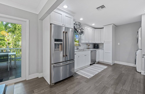 Flamingo Parks House | Newly renovated luxury 4/3 seasonal home with pool