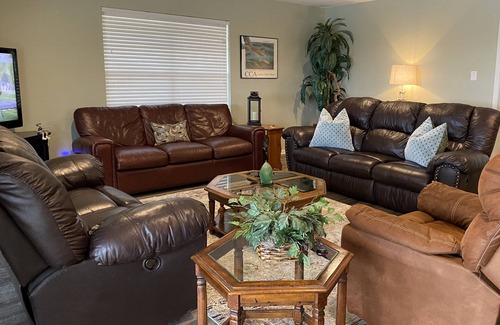 Matagorda House | Newly Renovated Waterfront Home *Prime Fishing*