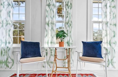 St. Augustine House | Newly Renovated Whimsical Cottage 2 Beds Hot Tub Dog Friendly