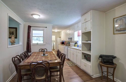 Lithonia House | NEWLY TOTALLY RENOVATED in Lithonia, sleeps 8 people 10 parking's.! WIFI