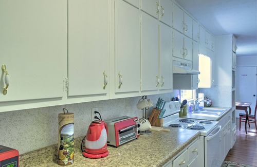 Lithonia House | NEWLY TOTALLY RENOVATED in Lithonia, sleeps 8 people 10 parking's.! WIFI