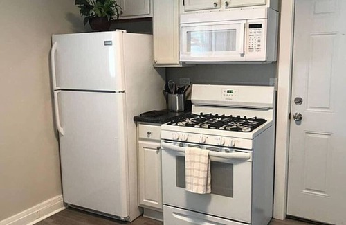 Libertyville Apartment | Newly UPD home in DT Libertyville Near Naval Base!