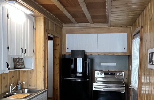 Marenisco Cottage | Newly updated cabin on Lake Gogebic