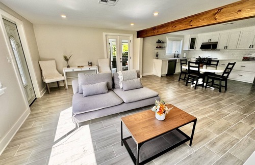 Fort Myers Cottage | Newly updated cottage located walking distance to Downtown Ft. Myers
