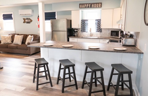 Put-in-Bay Cottage | Newly updated cottage in GREAT location - Walking distance