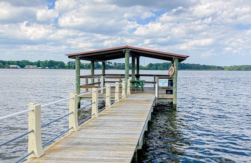 Ocean Pines House | Newly updated home in secluded community w/pool, waterfront pier, picnic areas