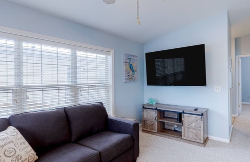 Ocean Pines House | Newly updated home in secluded community w/pool, waterfront pier, picnic areas