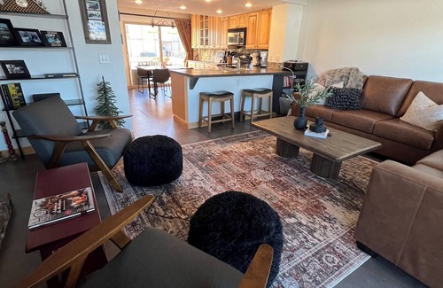 Park Meadows House | NEWLY UPDATED INTERIOR FOR 2024-2025 SKI SEASON! BOOK NOW!