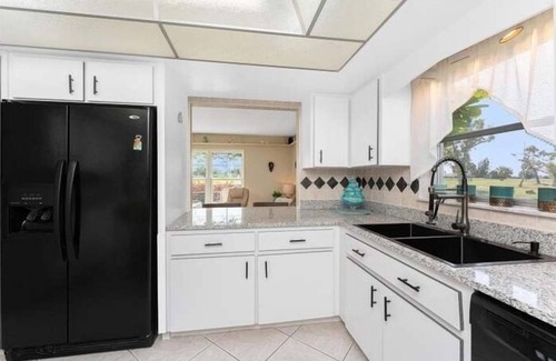 Oakland Hills House | Newly updated Kitchen, Sunroom Familyroom and Pool area