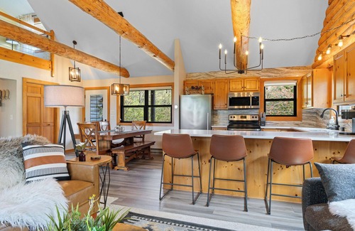 Sister Bay Cabin | Newly Updated Log Home on 5 acres - Gorgeous Decor and Family Friendly