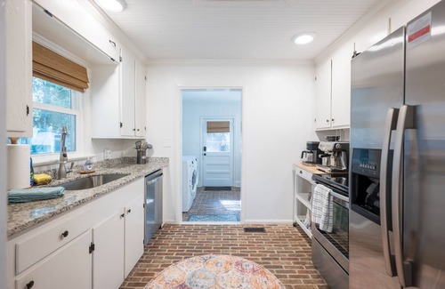 Valdosta House | Newly Updated Premium Property, Super Clean, Close to SGMC & VSU, Pets, Fire Pit