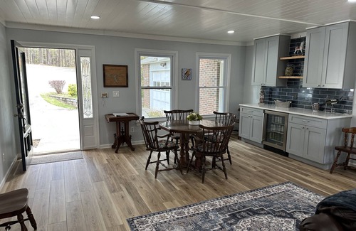 Eatonton House | Newly Updated Spacious Home on Quiet Deep Water Cove with Amazing Views!