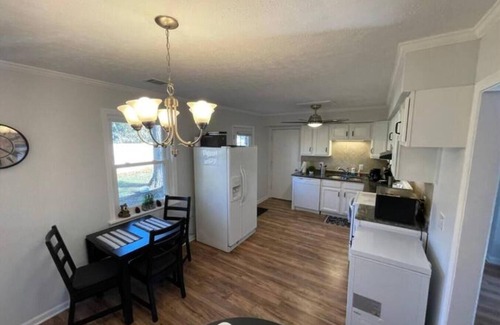 Newnan House | Newnan, Sauber, Ruhiges, Frisch Renoviertes Komplettes Haus