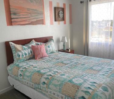 Newport Hotel | Newport Bay Motel