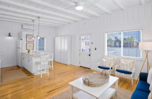 West Newport House | Newport Beach Cottage B