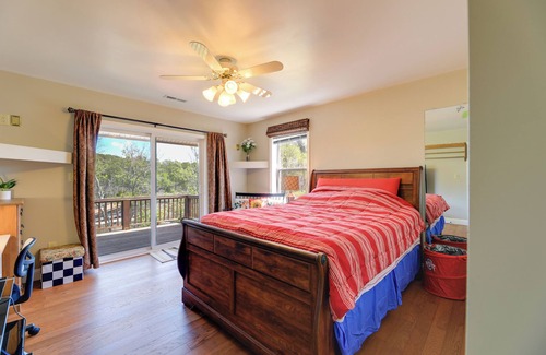 Newport House | Newport Home w/Private Balconies & Creek Access!