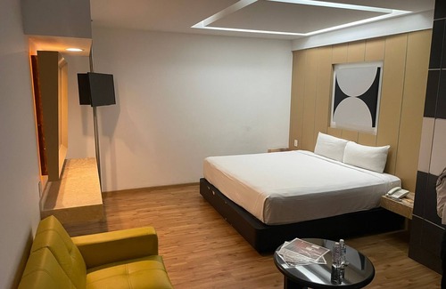 Santa Fe Hotel | NewPort love hotel