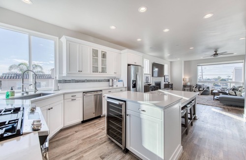 Grover Beach House | Newport Oceanview House w/Rooftop Decks