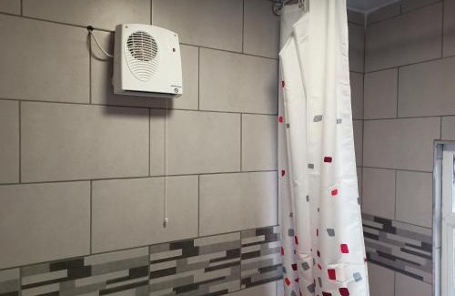 Newport Apartment | Newport rental property Furnished studio near train station Free Wifi Parking
