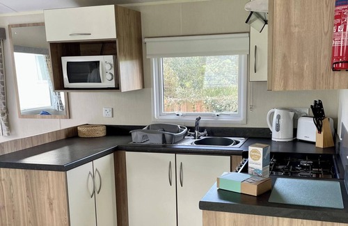Newquay Ski Chalet | Newquay Bay Resort, Sandy Toes - Sleeps 6, Pets Ok