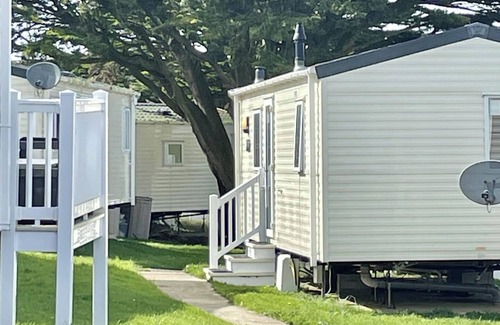 Newquay Ski Chalet | Newquay Bay Resort, Sandy Toes - Sleeps 6, Pets Ok